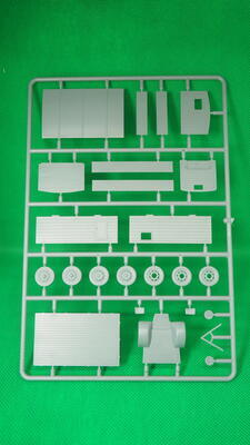 Tatra 27b Holzgas generator 1:72 - 7